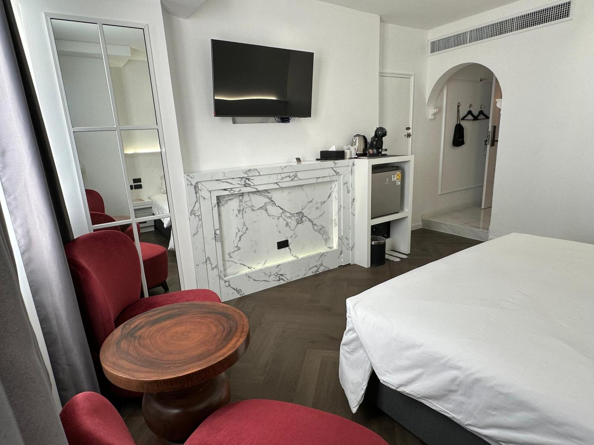 Elizabeth Hotel Bangkok Ngoại thất bức ảnh